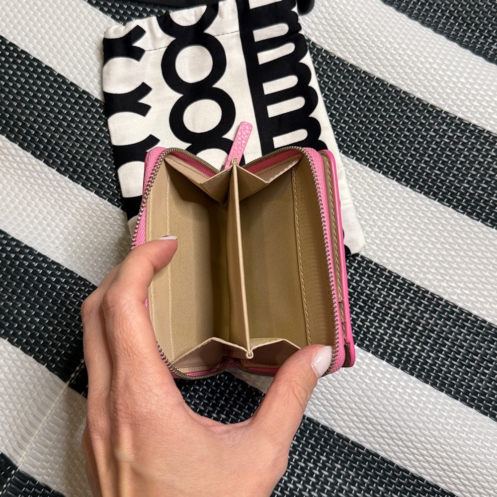 Marc Jacobs Compact Wallet - Picture 5 of 7